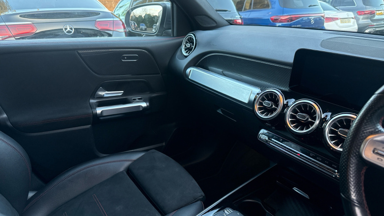 Mercedes-Benz GLB 200 AMG Line Premium 5dr 7G-Tronic Petrol Estate